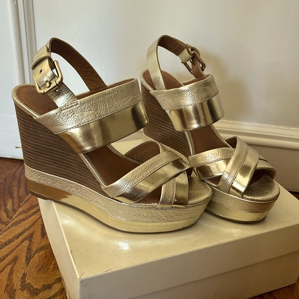 Coach platform wedge sandals in metallic Gold